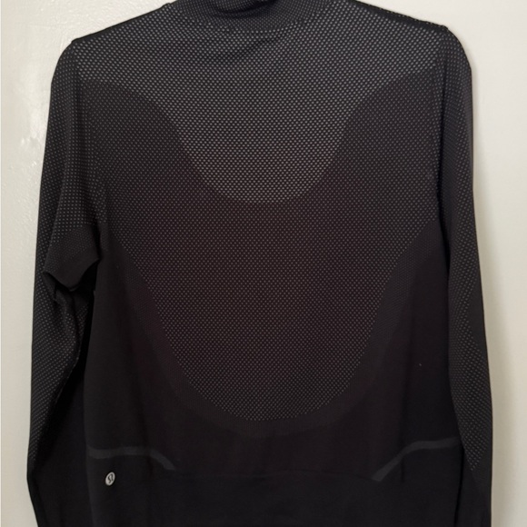 lululemon Swiftly Relaxed Half Zip - Picture 6 of 6